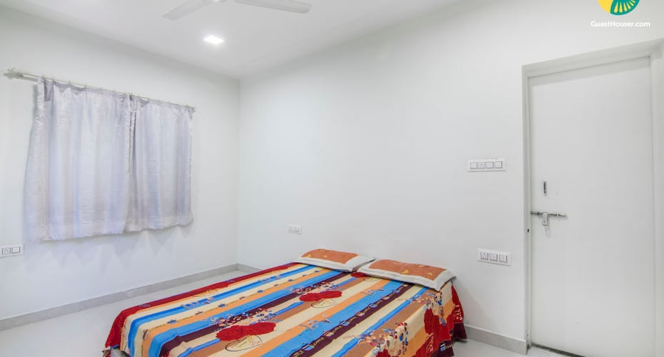Homely bungalow for three, near the wax museum, Lonavala 5
