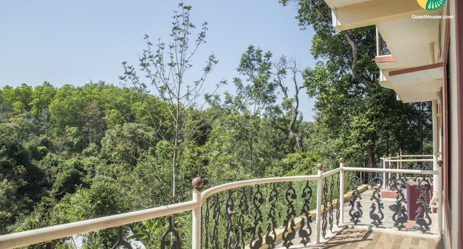 Well-furnished Homestay For Three, Madikeri 5