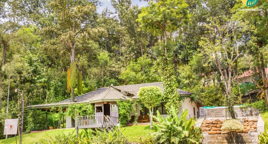 Eco-friendly abode with a beautiful lawn, Chikmaglur 1