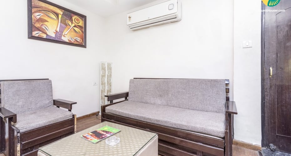 Chic boutique room for 2, near Tsug la Khang, Dharamshala 4