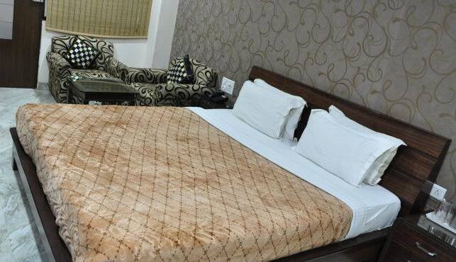 Richie Rich Royal Inn, Satna 2