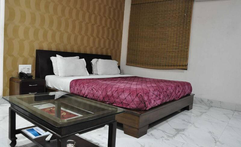 Richie Rich Royal Inn, Satna 3