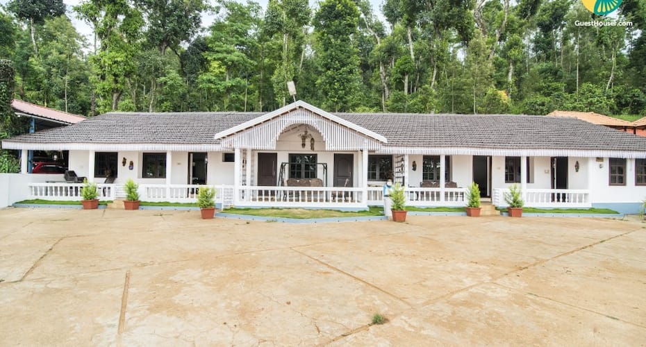 Room for two in a colonial homestay, ideal for couples, Chikmaglur 4