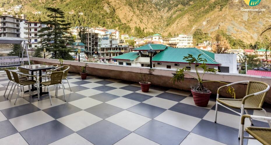 Tastefully done stay for three, close to Tibet Museum, Dharamshala 5