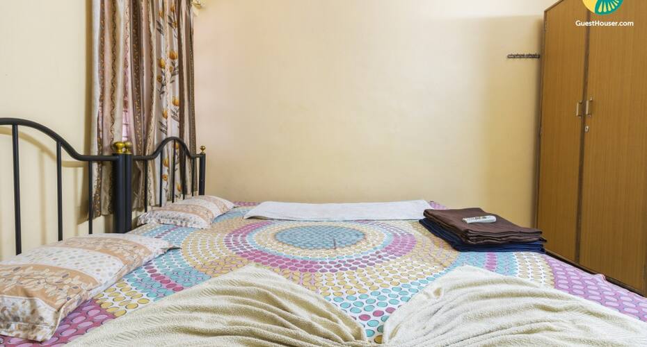 Cosy single room accommodation, 2.7 km away from Calangute Beach, Goa 5