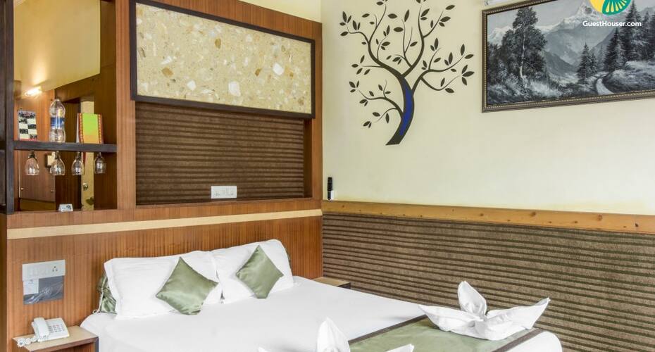 Idyllic abode for three, 300 m from Bhagsu Waterfall, Dharamshala 5