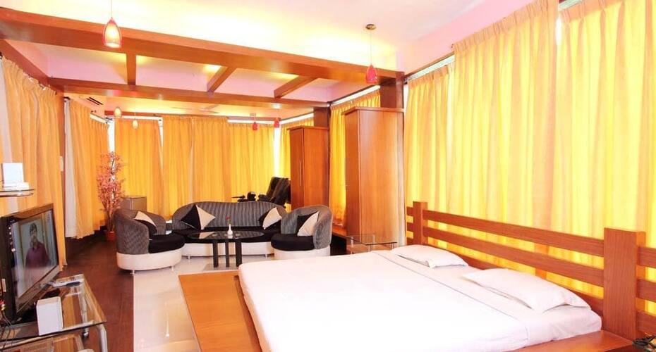 Ambai Deluxe Lodge, Kolhapur 2