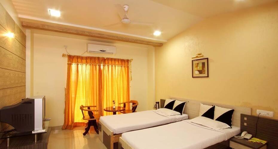 Ambai Deluxe Lodge, Kolhapur 3