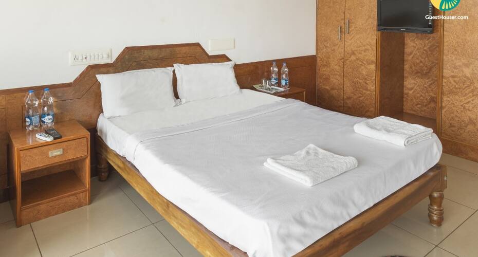 Tranquil 5-BR stay for those seeking modern comforts, Coorg 5