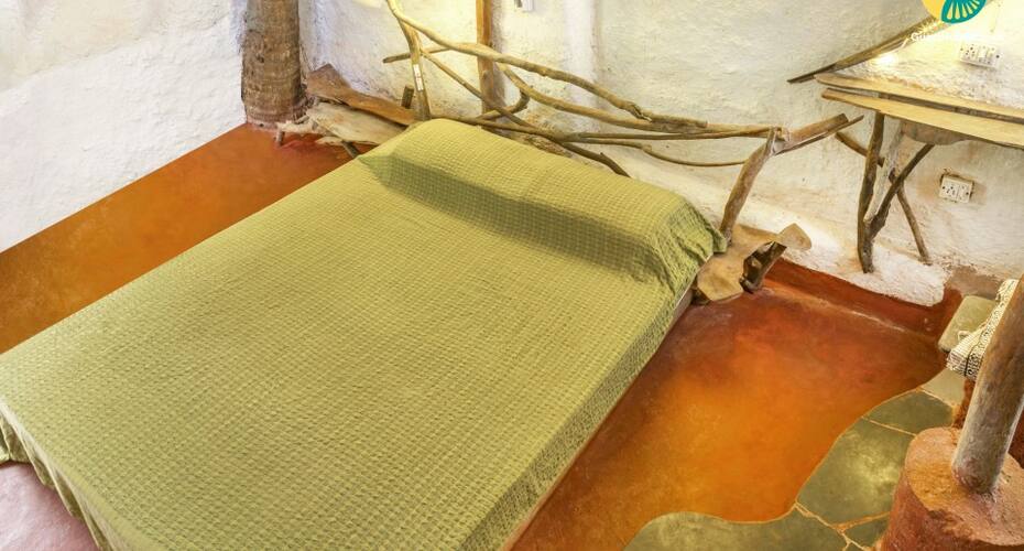 Rustic hut set amidst greenery, short drive from famous beaches, Goa 5