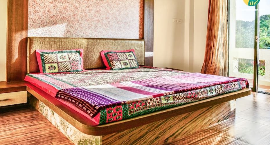 Pet-friendly three-bedroom bungalow for a family retreat, Mahabaleshwar 5
