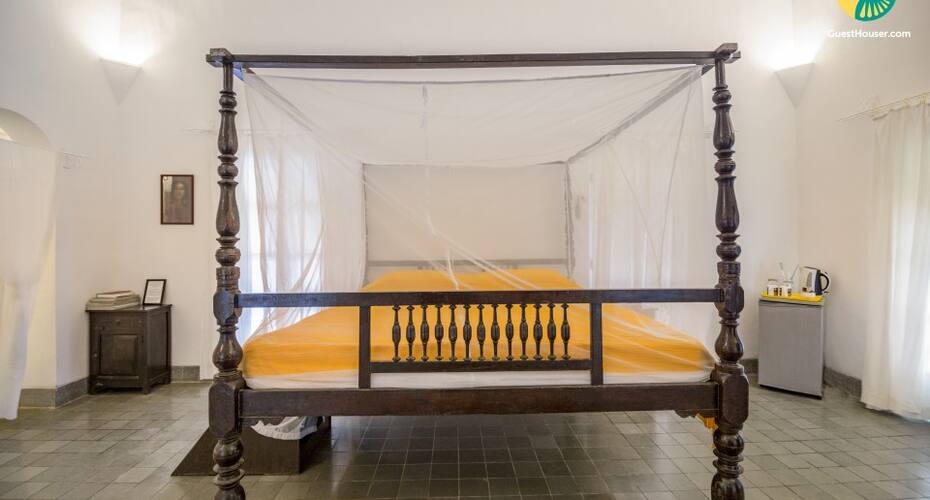 Quaint room for pet lovers, 1.2 km from Morjim Beach, Goa 5