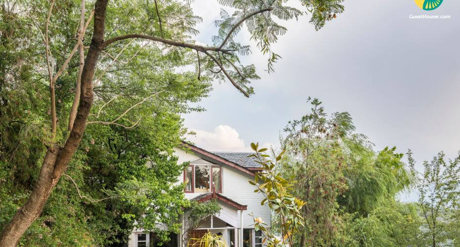 Tastefully done cottage room for a romantic vacation, Shimla 2