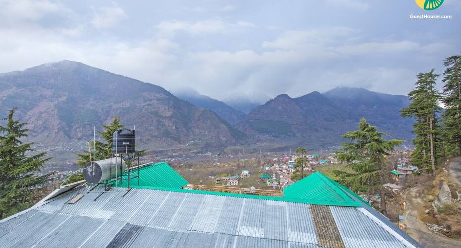 Boutique room for backpackers, Manali 1