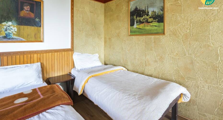 1-bedroom cottage, Nainital 5