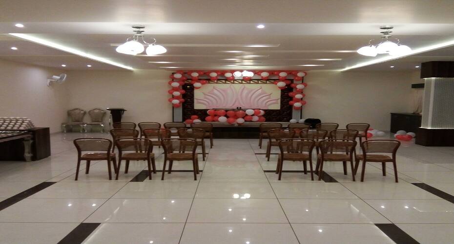 Hotel Horizan, Surat 5