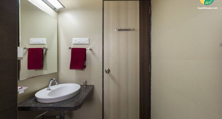 2-BR bungalow for 10 guests, Lonavala 5