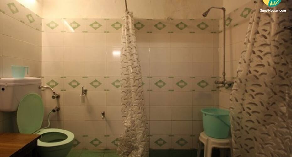 Family accommodation in a cottage, Mussoorie 5