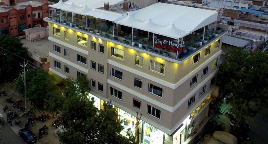 Hotel City Crown, Mandsaur 1