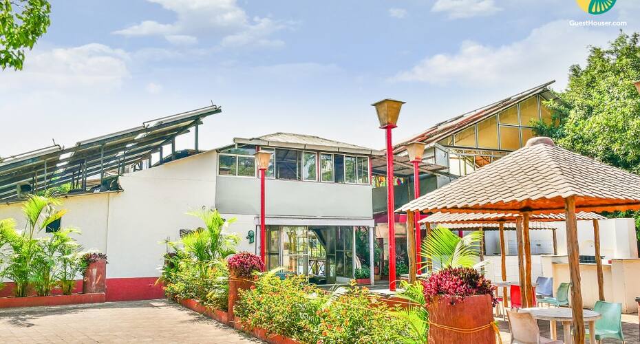 A pool villa for three, Mahabaleshwar 5