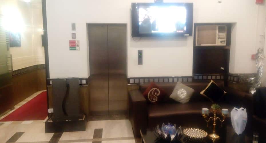 Hotel Bizzotel, Gurgaon 3