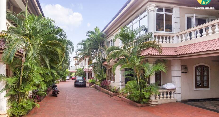 4-BR pool villa near Baga Beach, Goa 1