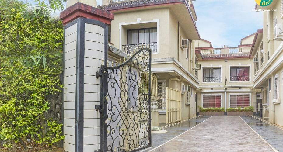 4-BR bungalow with a pool, Lonavala 1