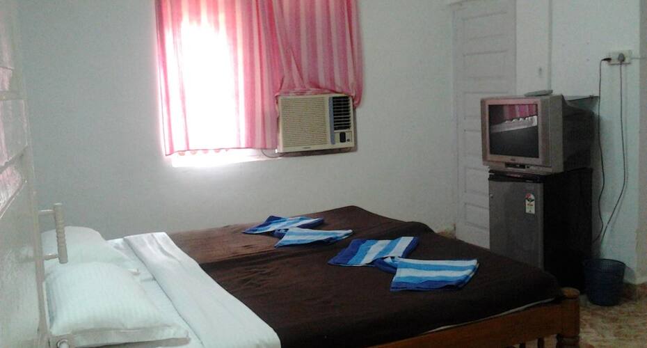Aryans Guest inn, Goa 4