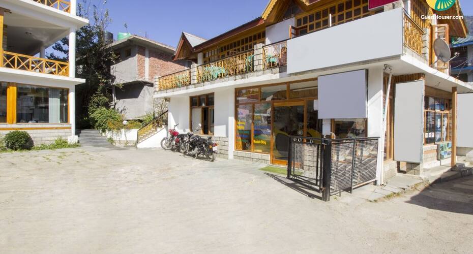 Well-furnished 1-bedroom stay, 600 m from Manu Temple, Manali 1