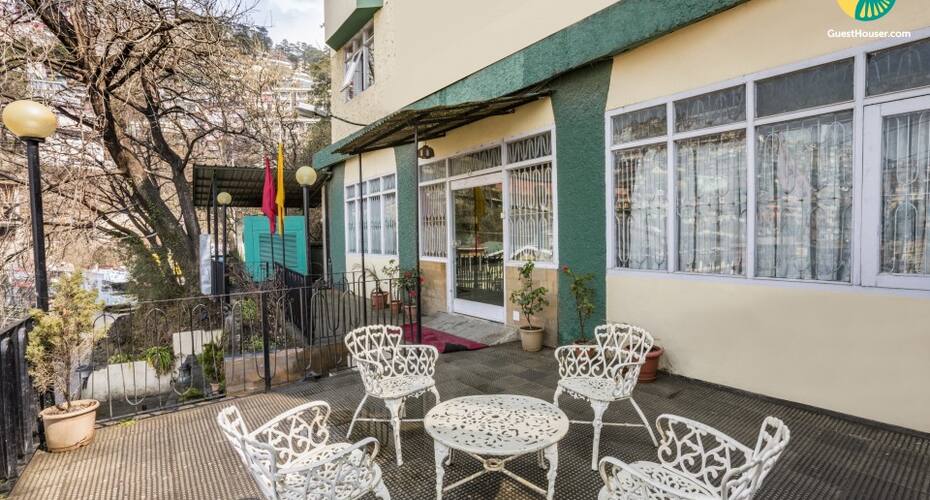 Homely 1-BR stay for 3 on Mall Road, Shimla 4