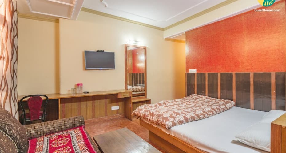 Tastefully done room for three, close to Christ Church, Shimla 5
