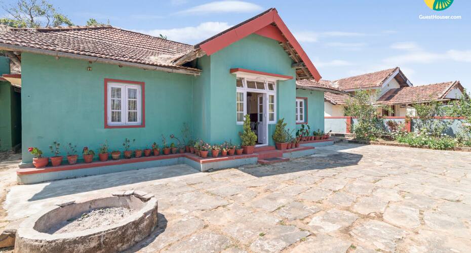 Rustic 5-BR abode for a large group, close to 800 m from Madikeri Fort, Madikeri 2