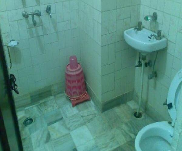 Gujral Hotel, Kolkata 3