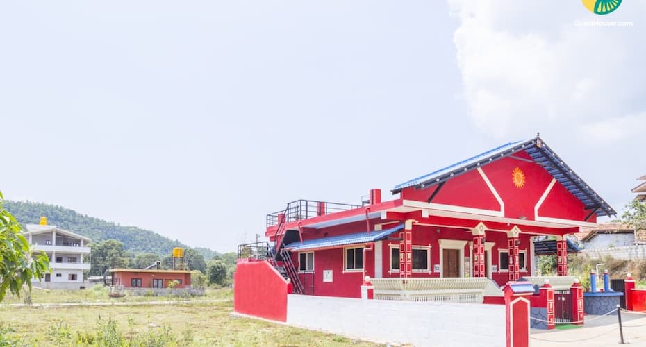 Cheerful homestay for four, 2.5 km from Raja's Seat, Madikeri 1