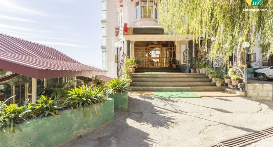 Rejuvenating stay for 3, close to Naldhera Golf Course, Shimla 2
