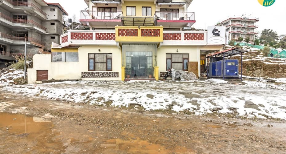 Hill-view room for 3, close to Bhagsu Waterfall, Dharamshala 5