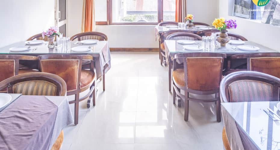 Well-furnished private room for a weekend getaway, Manali 5