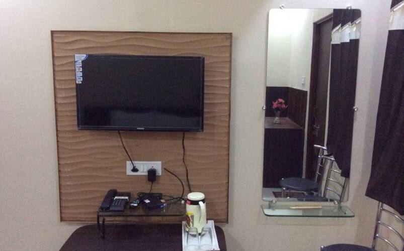 BM Hotel Aarna Palace, Katni 2