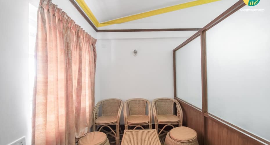 Well-furnished abode for three, 950 m from Ooty Lake, Ooty 5