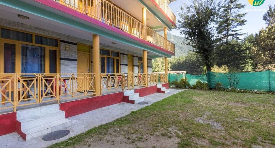 Restful room in a modest cottage, close to Manaslu River, Manali 1