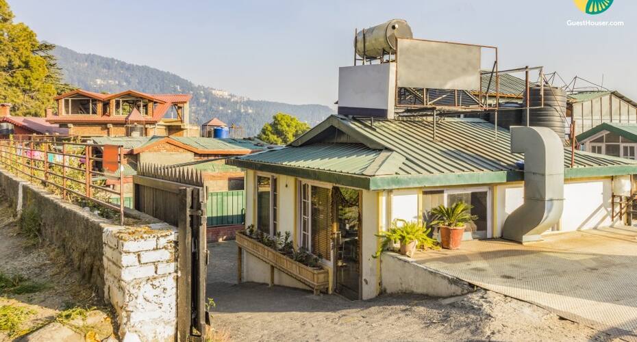 Well-furnished abode for those seeking homely comforts, Shimla 2