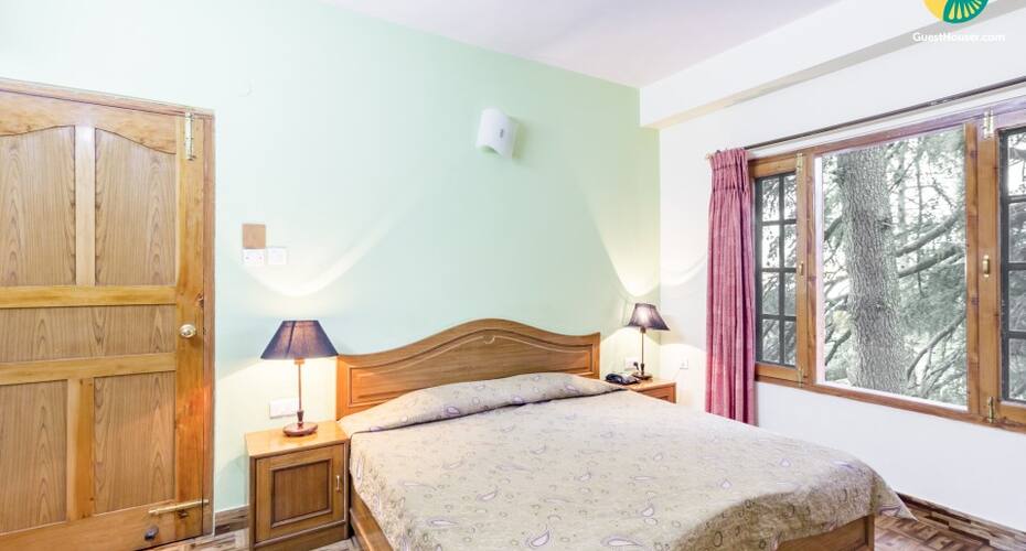 Well-furnished stay for two, close to Christ Church, Shimla 5