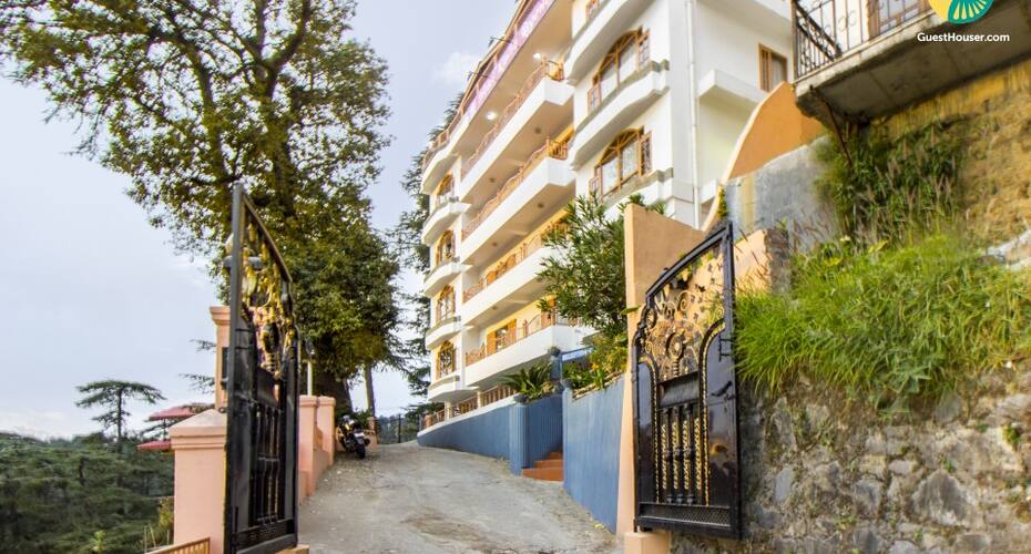 Well-furnished stay for two, close to Christ Church, Shimla 1