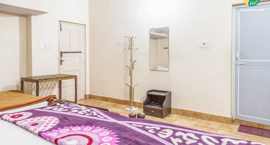 Elegantly furnished 3-BR homestay for friends, Madikeri 5
