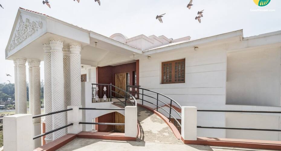 Well-appointed boutique stay, fronted by tea gardens, Ooty 4