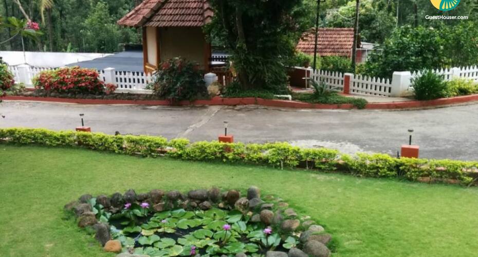 Private room in a British bungalow, Chikmaglur 4
