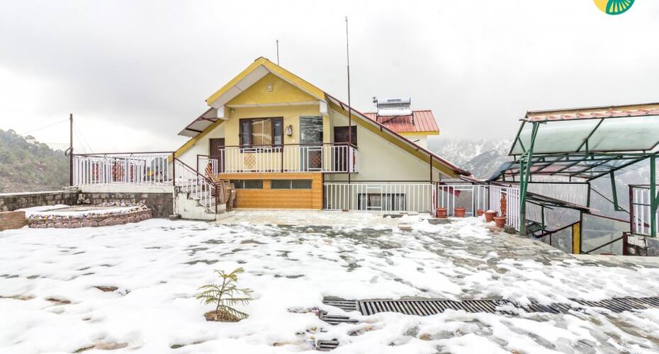 Boutique room with a panoramic view for a romantic retreat, Dharamshala 1