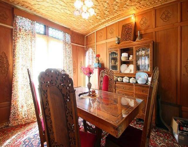 Houseboat Mashal, Srinagar 3