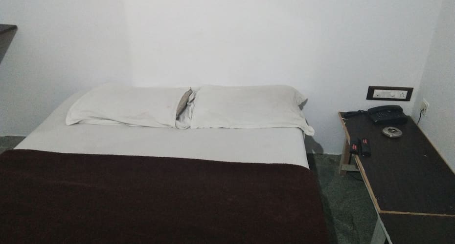 Ruchithaa Comfort Deluxe Lodge, Bangalore 4