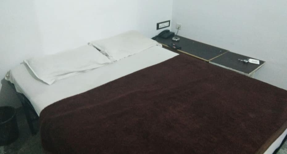 Ruchithaa Comfort Deluxe Lodge, Bangalore 5
